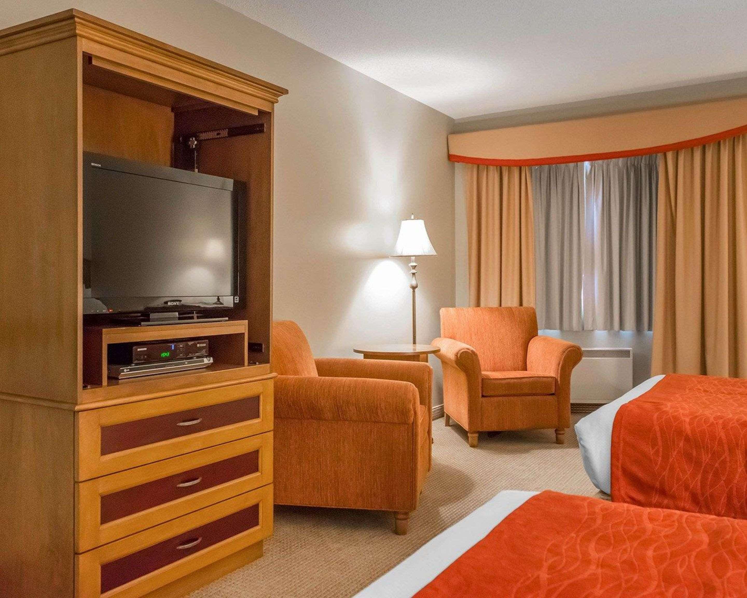 Comfort Inn Mont Laurier Exterior photo